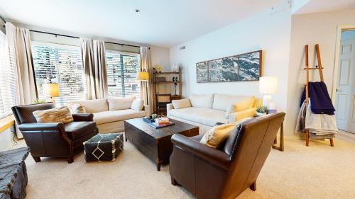 Mammoth Lakes Apartment | Silver Bear #21 condo