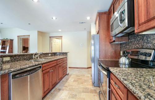 Mammoth Lakes Apartment | Silver Bear #22 condo