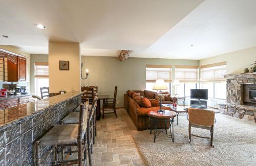 Mammoth Lakes Apartment | Silver Bear #22 condo
