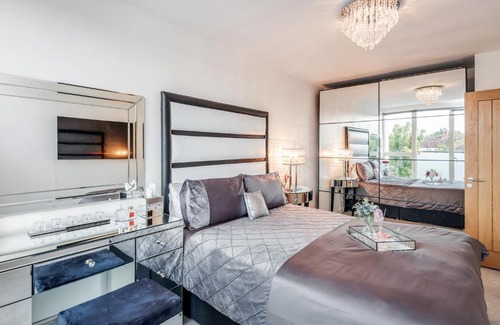 Harold Wood Villa | SILVERINGS a Beautifully designed Luxurious Townhouse