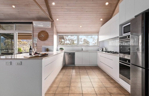 Crackenback House | Silvertop Chalet is ideal for large families and groups of friends