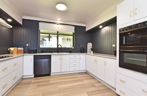 Silverwater House | Silverwater Serenity Shores Absolute Waterfront On The Lake