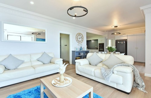 Silverwater House | Silverwater Serenity Shores Absolute Waterfront On The Lake