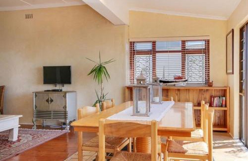 Simon's Town House | Simon's Town Lodge