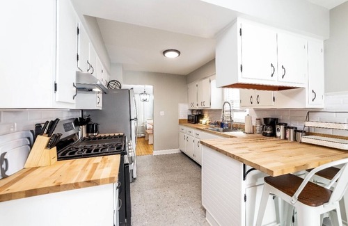 Lansing House | Simple and Sweet I 2 BR 1 BA Home in Lansing