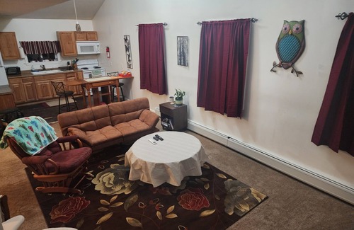 Brewer Apartment | Simple, pet-friendly 2-bedroom apartment close to downtown and Umaine