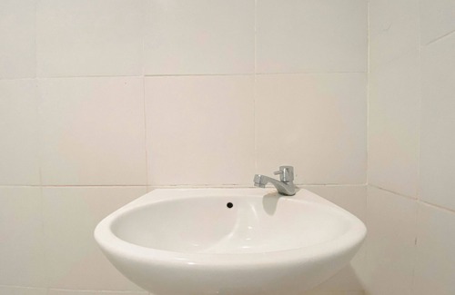 Jatingaleh Apartment | Simple White Accent Studio At Apartment Paltrow City