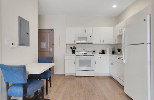 Far North Central Apartment | Simplicity At the Rim 1119 I Spacious 1 Bed 1 Bth
