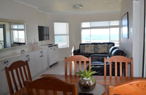 Westcliff Apartment | Simplicity with an ocean view 200