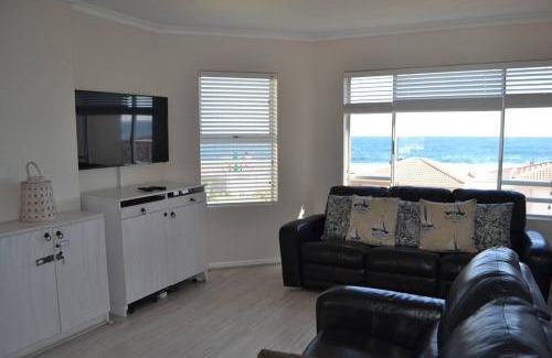 Westcliff Apartment | Simplicity with an ocean view 200