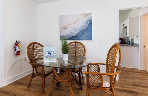 Sandusky Apartment | Simply Kelleys Resort -The Great Escape West- charming and renovated 2-bed!