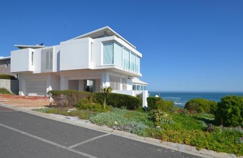 Yzerfontein House | Simply Stunning