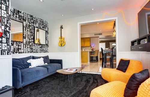 Park Scottsdale One House | Sing, Dance & Play Music at The Melod