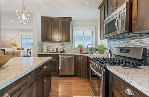 Bull Mountain House | Single Family Home 5Bed & 3Bath Multi-Gen Friendly Fenced Yard, Pets Welcome