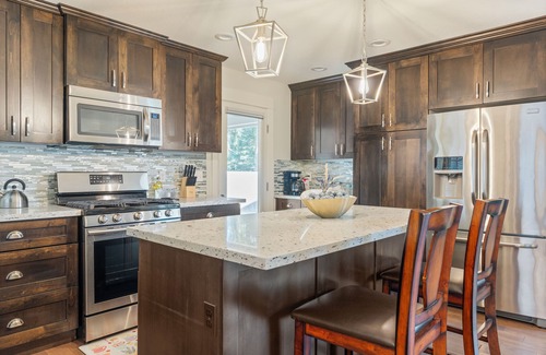 Bull Mountain House | Single Family Home 5Bed & 3Bath Multi-Gen Friendly Fenced Yard, Pets Welcome