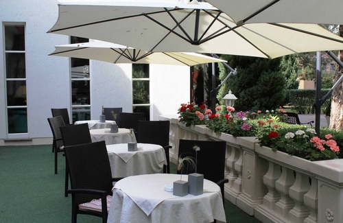 Plau am See House | Single room in Park Chalet - Parkhotel Klüschenberg