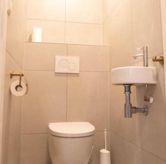 Egmond-Binnen Apartment | Sint Adelbertus