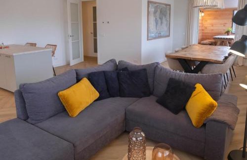 Egmond-Binnen Apartment | Sint Adelbertus