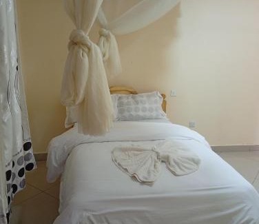 Kimana Hotel | Sironosim Garden Hotel ltd