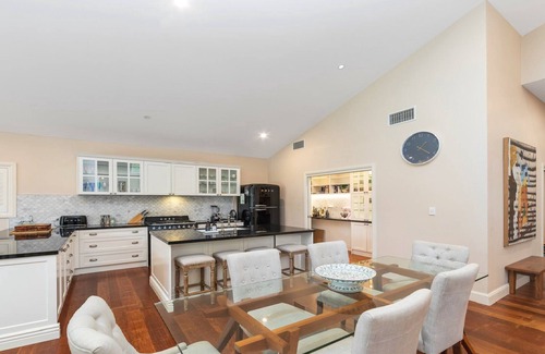 Pearl Beach House | Sister Bay by HolidayCo.