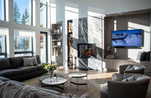 Revelstoke House | Sitka Spruce Mountain Chalet