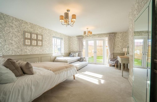 Bicester House | Six Bedroom New-build Detached House In Bicester