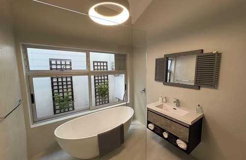 Westcliff House | Sixteen Guest House on Main