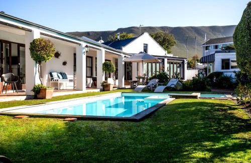 Westcliff House | Sixteen Guesthouse on Main