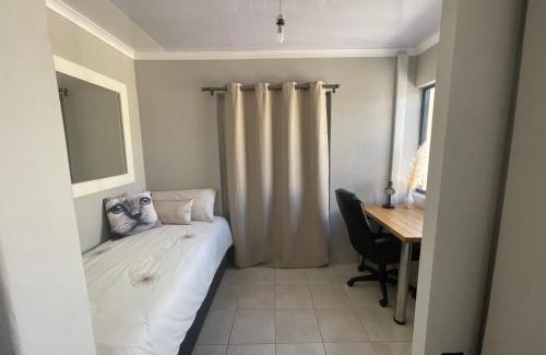 Cape Town Apartment | Sixth Avenue Residence Halaal Accommodation Cape Town