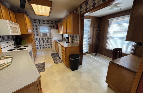 Santa Rita House | Sixty minutes to Glacier Park! Family friendly house.