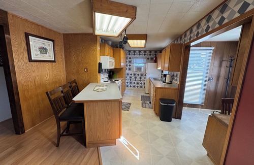 Santa Rita House | Sixty minutes to Glacier Park! Family friendly house.