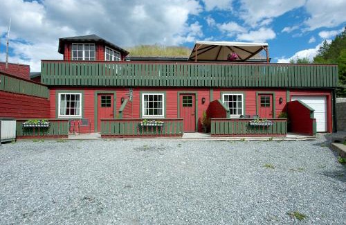 Sjoholt Cabin | Sjøholt Camping