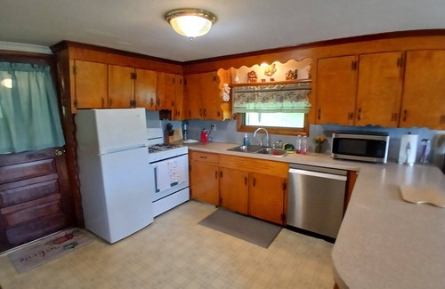 Ouaquaga House | Ska'no'ne -Peaceful Living 1-bedroom house with central HVAC & WiFi on 13+ acres