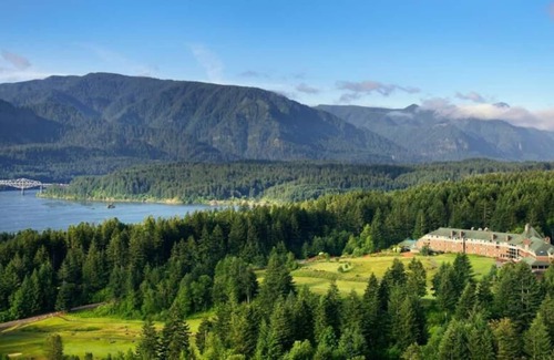 Stevenson House | Skamania Lodge! Onsite Pool, Golf, Spa, Hot Tubs!