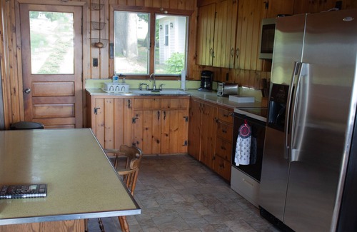 Skaneateles Cottage | Skaneateles Lake Cozy Cottage - Direct Waterfront on Private Lane