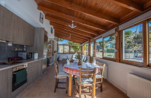 Mesa Lasithion House | Skapani's House Guesthouse with Mountain View, Shared Terrace & Wi-Fi