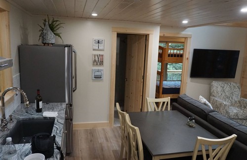 Rumford Center Cabin | Ski and Stay! 5-Star Treehouse near Sunday River