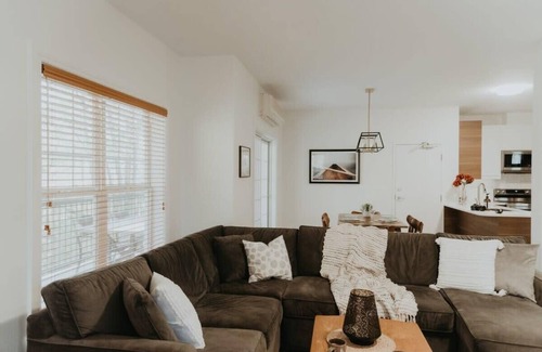 Saint-Faustin-Lac-Carre Condo | Ski, Bike In/Out Fall color festival at MontBlanc