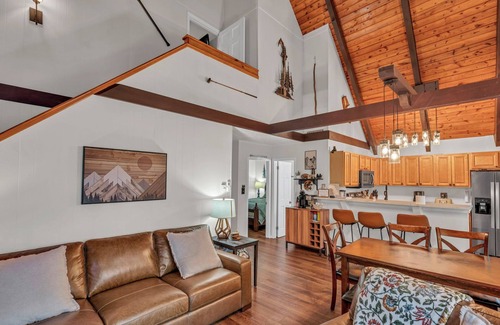 Beech Mountain Ski Chalet | Ski Chalet at Beech Mountain with Hot Tub
