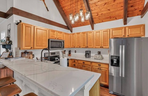 Beech Mountain Ski Chalet | Ski Chalet at Beech Mountain with Hot Tub