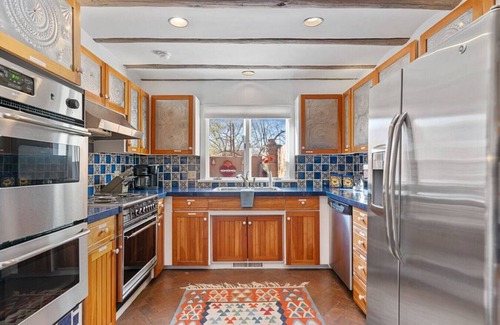 Historic Eastside Villa | Ski Discounts! Luxe Canyon Rd, near Art Galleries