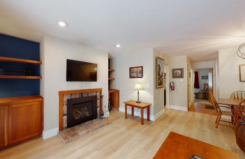 Warren Apartment | Ski Hike Getaway