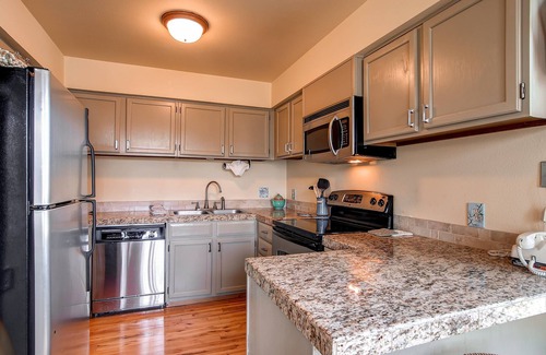 Breckenridge Condo | Ski Hill 32-Walk to Gondola & Main Street-Onsite Hot Tubs-Great Location!