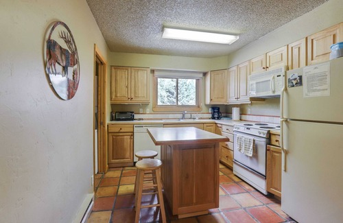 Peak 9 House | Ski-In/Out Cedars Chalet-2BR and Close to Everything