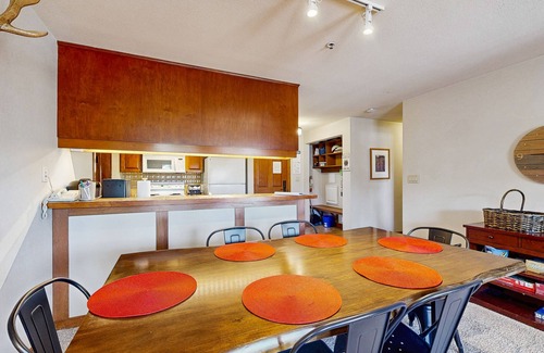 Salt Lake Mountain Resorts Condo | Ski-in/out condo w/mountain views, shared hot tub & pool & Club Solitude access
