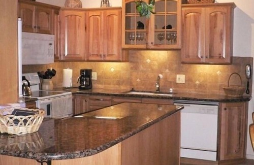Mammoth Lakes Condo | SKI IN/OUT On the Mtn. above Cyn Ldge, Slps 8, Dlx