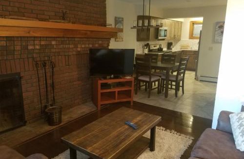 Central Vermont- Killington House | Ski In/Out Trailside Townhome