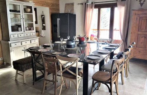 Le Corbier Ski Chalet | Ski-In/Ski-Out Chalet · Cozy · Sauna & Gym · Free WiFi · Stunning Mountain Views