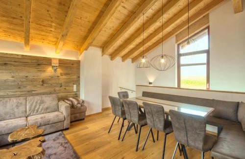 Kaprun House | Ski-in Ski-out Chalet Maiskogel 17A - by Alpen Apartments