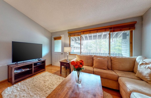 Sunday River Area Condo | Ski-In, Ski-Out Condo w/ Private Patio, Full Kitchen, and High-Speed WiFi!